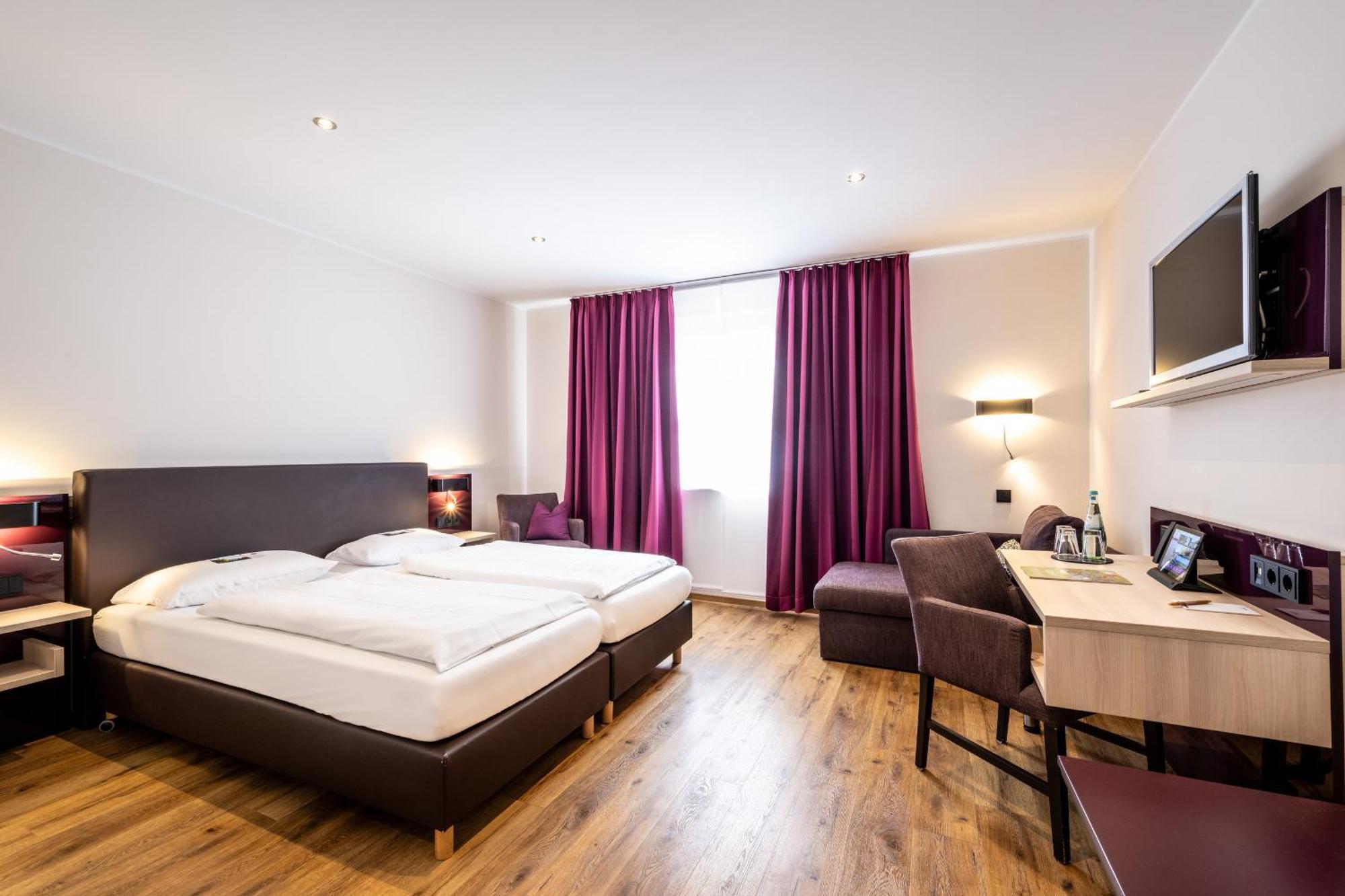 Weinhotel Restaurant Klostermuehle Ockfen ภายนอก รูปภาพ